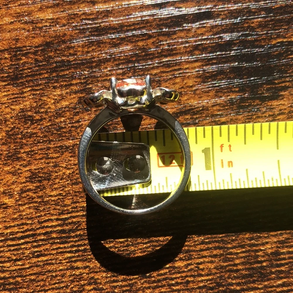 BOGO NWOT Daisy costume jewelry ring, size 8 - Picture 4 of 4